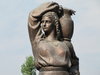 statue