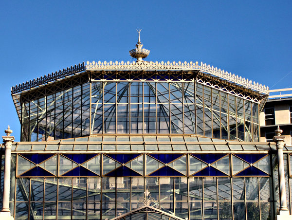 historic glass house exterior: historic botanic gardens glass house rooftop exterior trimmings